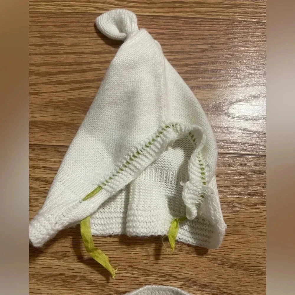 Vintage 60s / 70s Baby Sweater & Hat 0-6 Months